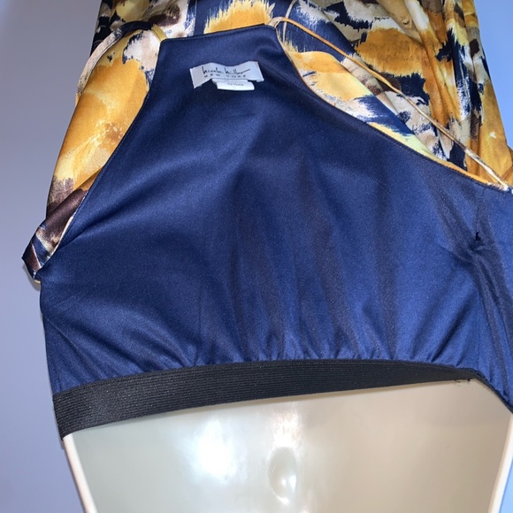 Nicole miller Floral racer back Maxi Dress Medium Yellow Blue flowy Beachy satin - Picture 5 of 5